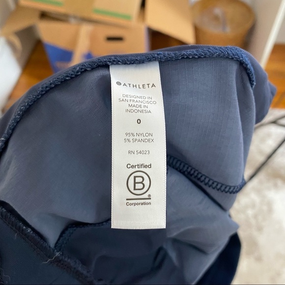 Athleta Trekkie North Printed Crop 23" Joggers 0 - Picture 9 of 11